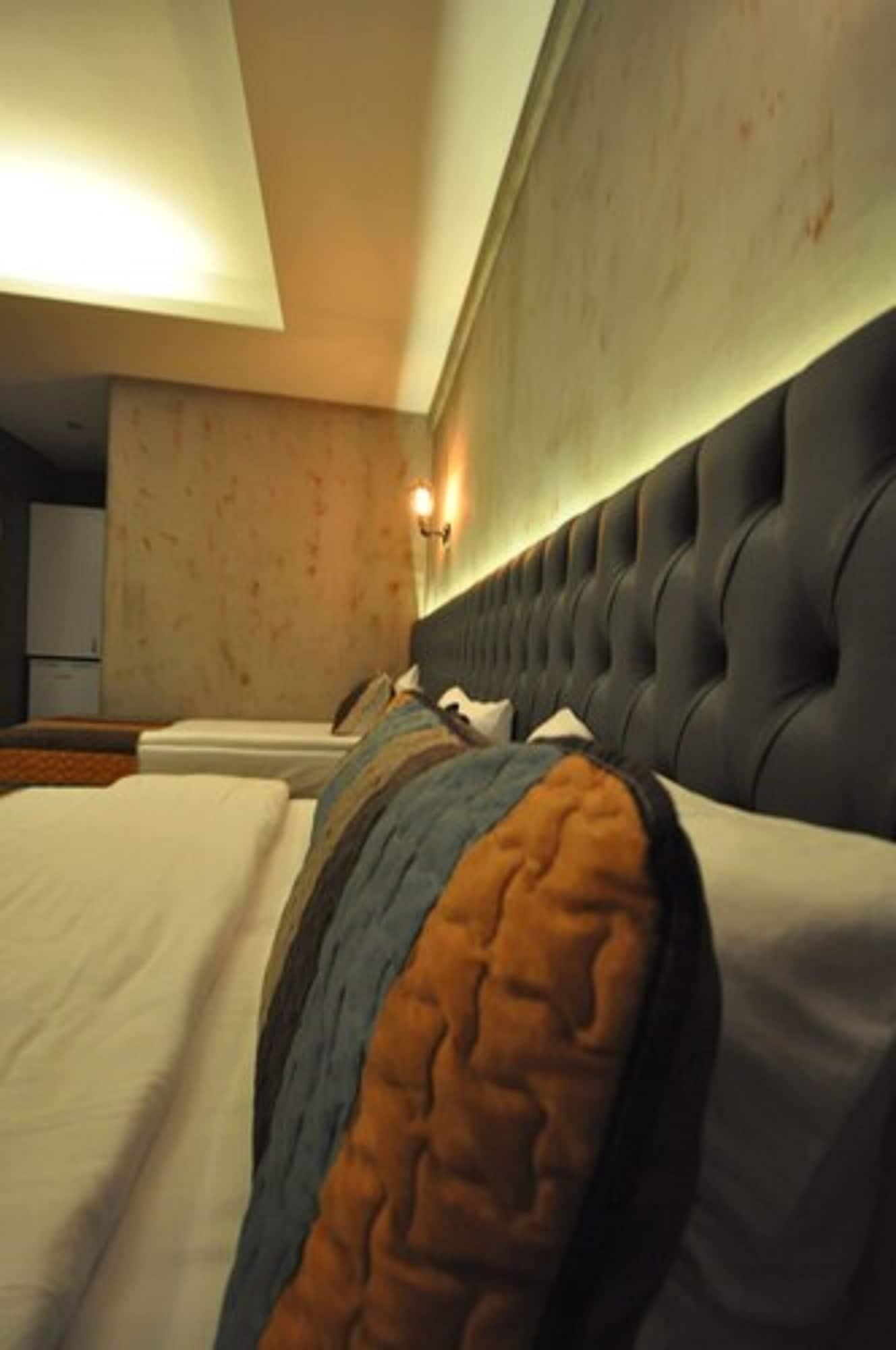 Retropera Hotel Istanbul Exterior photo