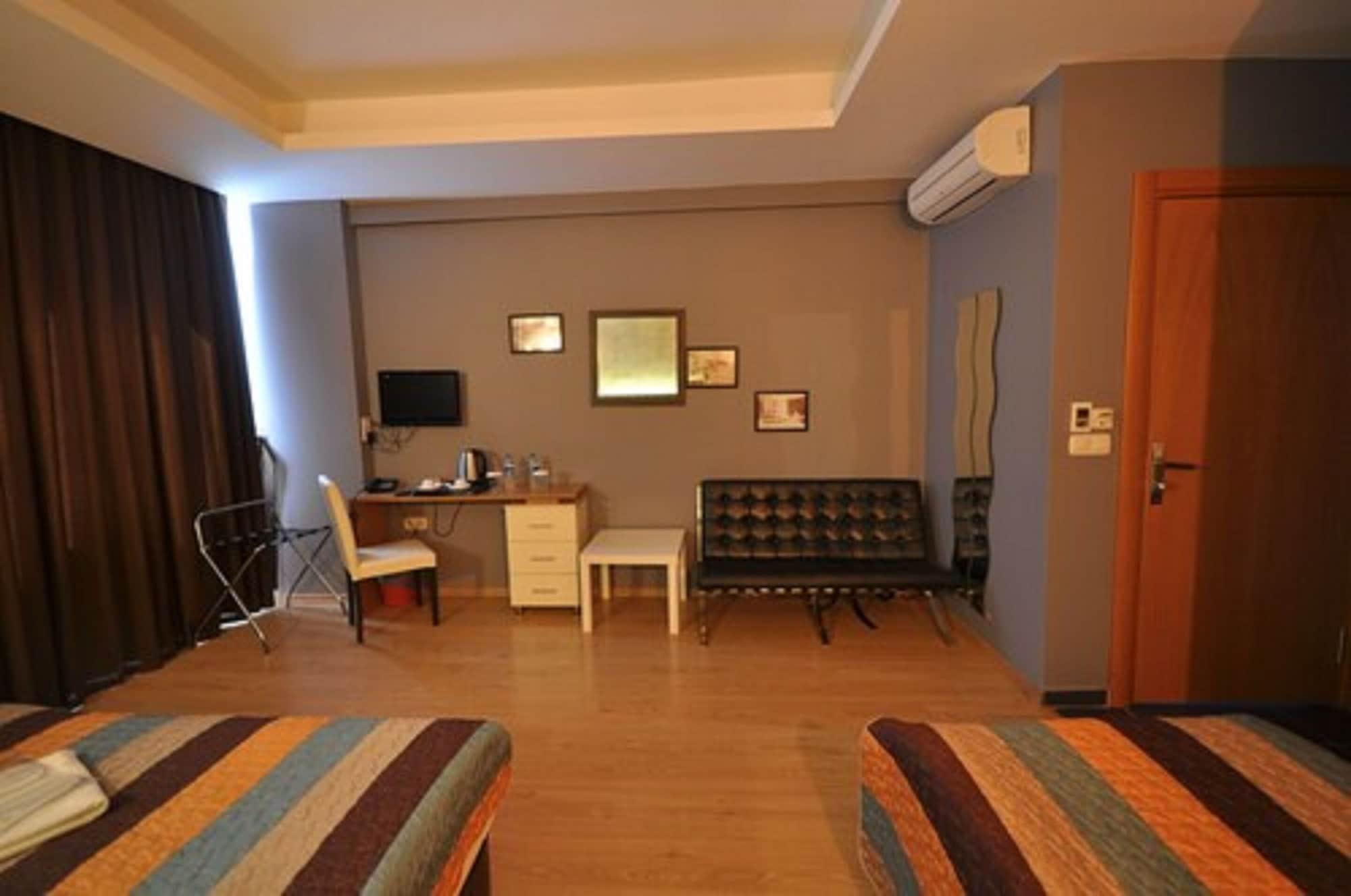 Retropera Hotel Istanbul Exterior photo